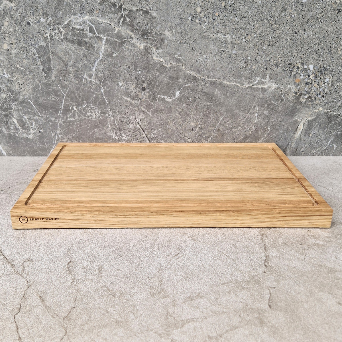 Planche à découper chêne massif grand format 40×30cm – Bords chanfréinés, cire alimentaire