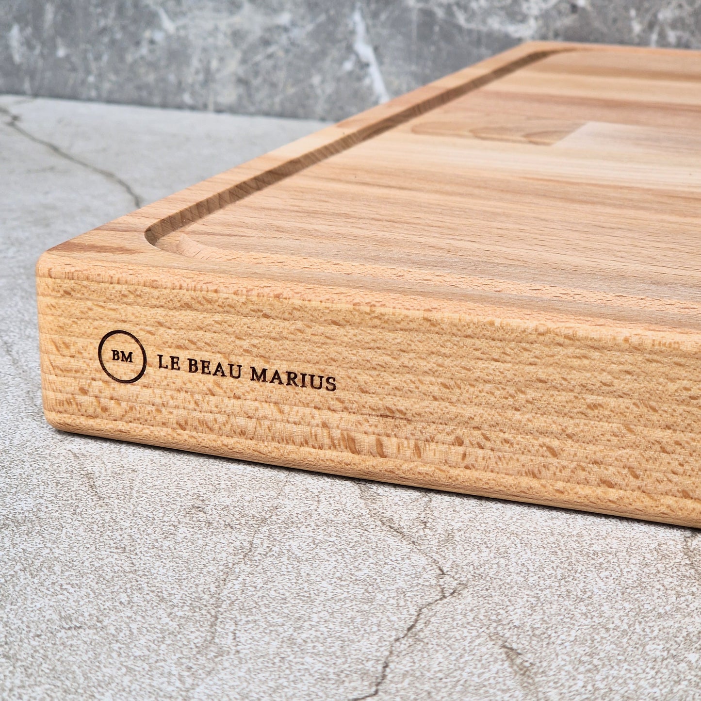 Planche à découper professionnelle hêtre massif 52×38×4cm – Format billot, rainure jus