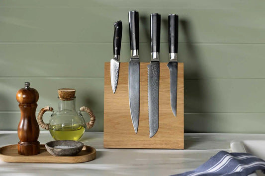 Coffret La Crémaillère, pièce 1 : bloc à couteaux aimanté en chêne massif, 4 couteaux